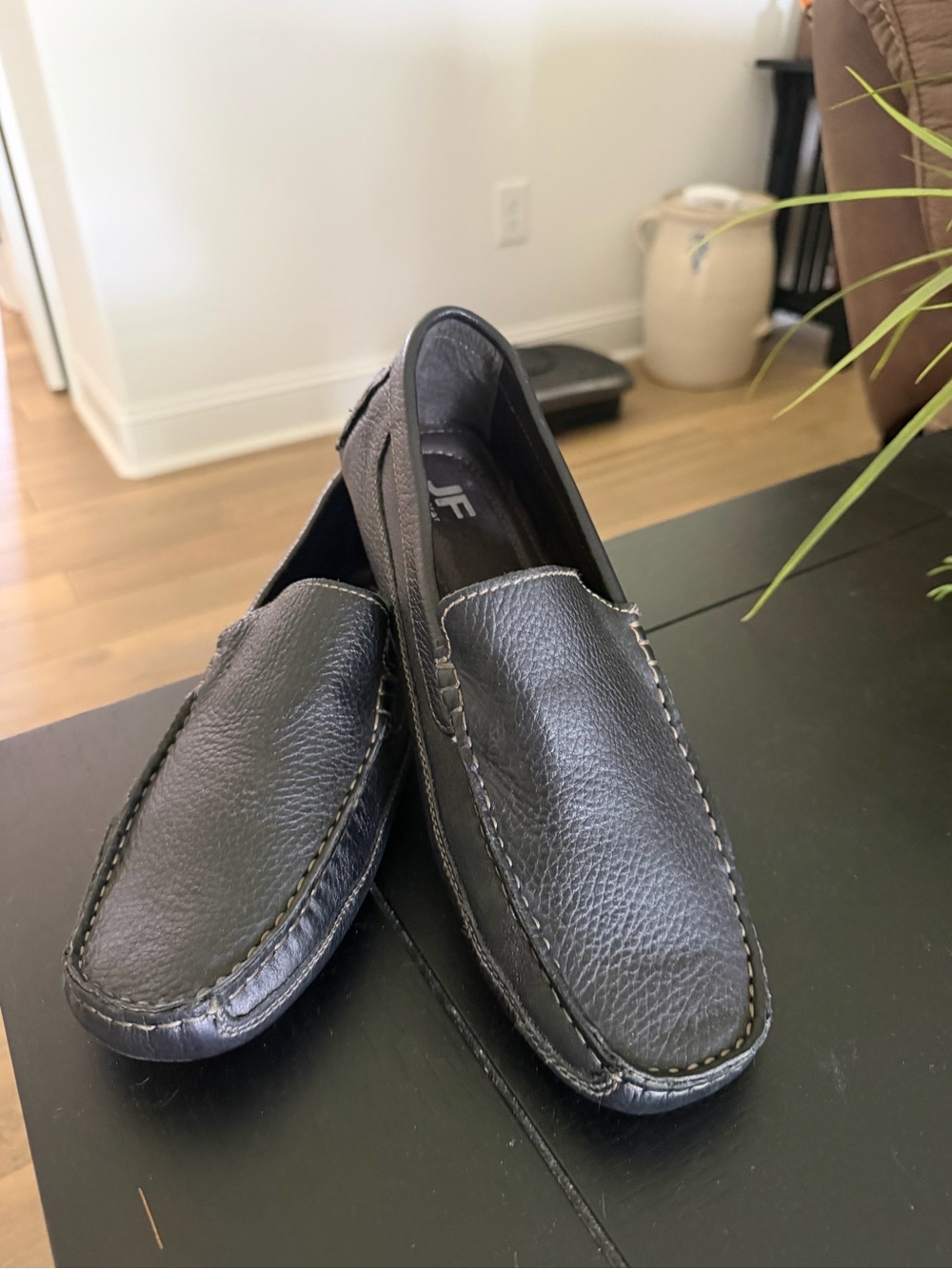 JF  j.ferrar Men's 10 M Black Slip-On Leather Loafers